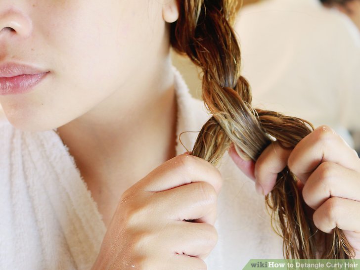 4 Ways to Detangle Curly Hair